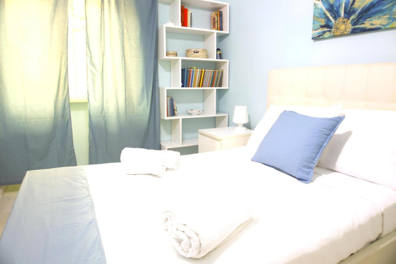 나폴리 Hostly - Vittoria House - Near The Center With Private Parking 아파트 외부 사진