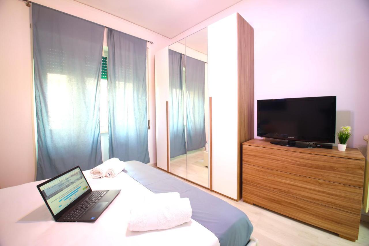 나폴리 Hostly - Vittoria House - Near The Center With Private Parking 아파트 외부 사진