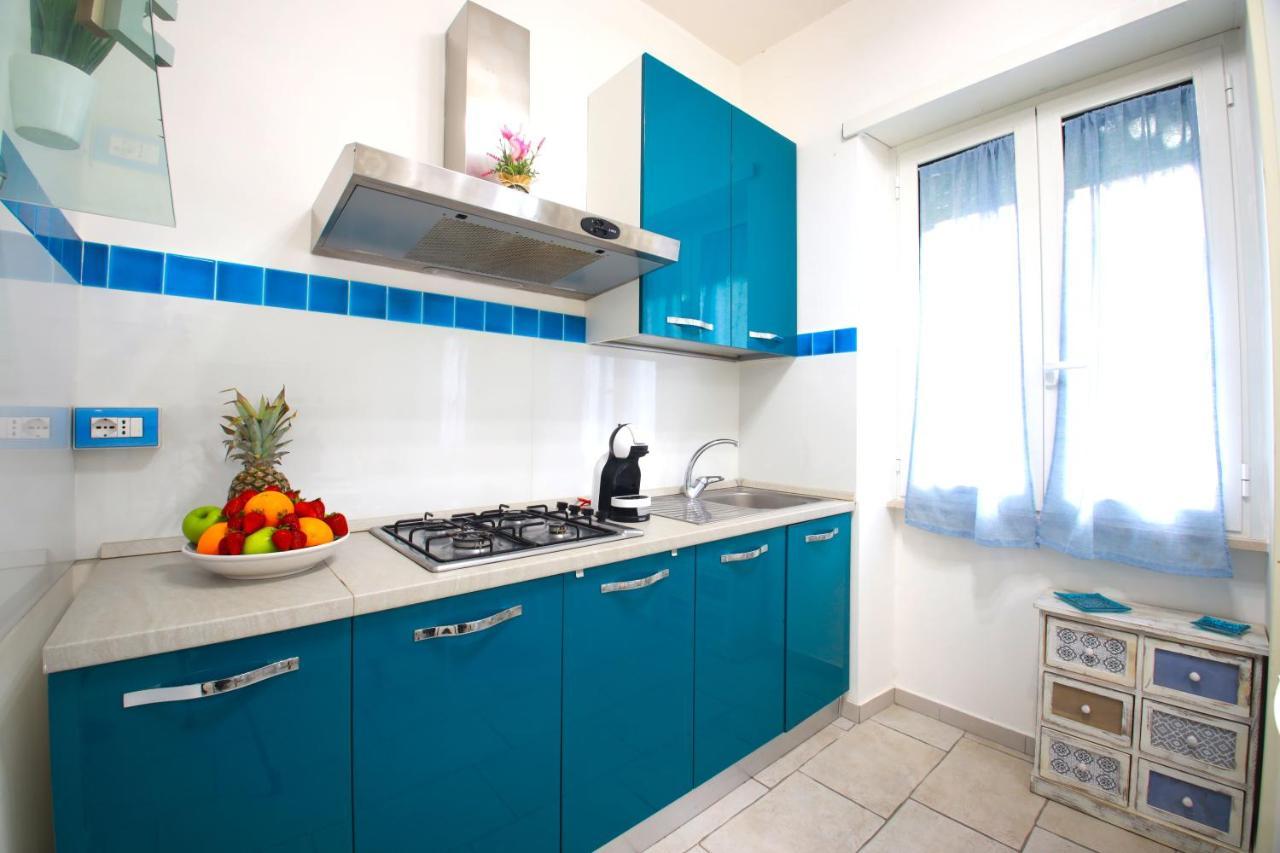 나폴리 Hostly - Vittoria House - Near The Center With Private Parking 아파트 외부 사진