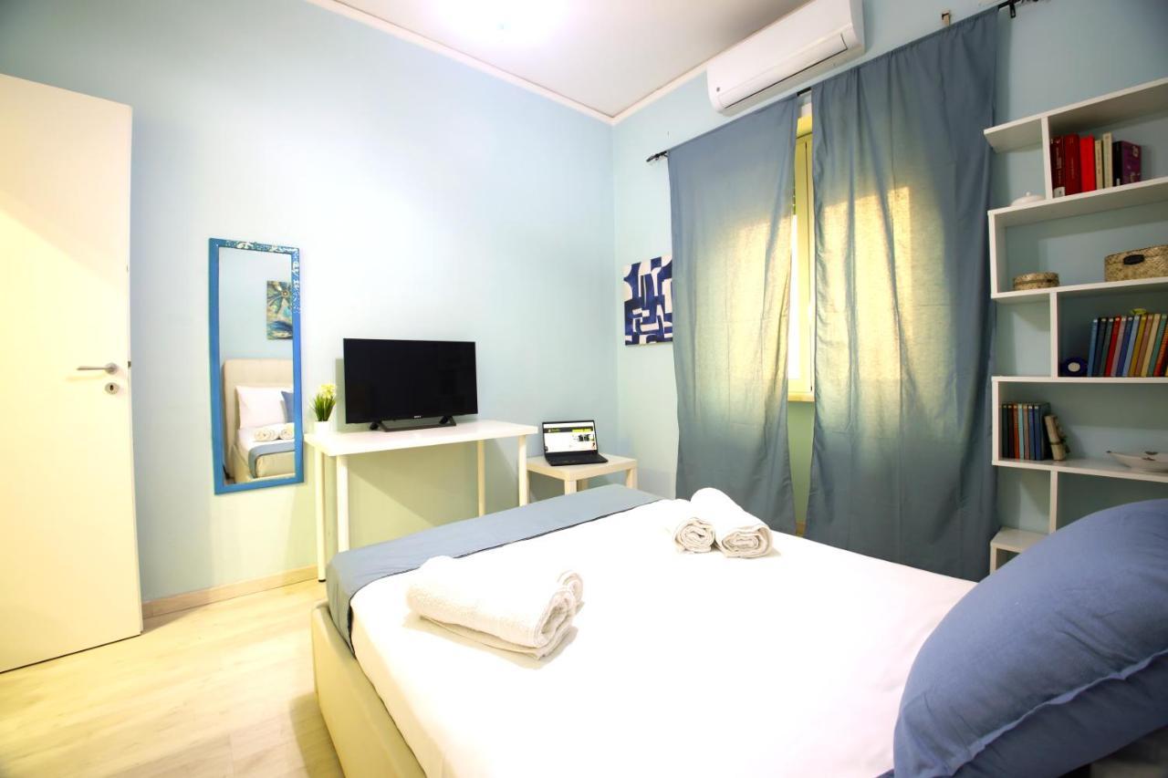 나폴리 Hostly - Vittoria House - Near The Center With Private Parking 아파트 외부 사진