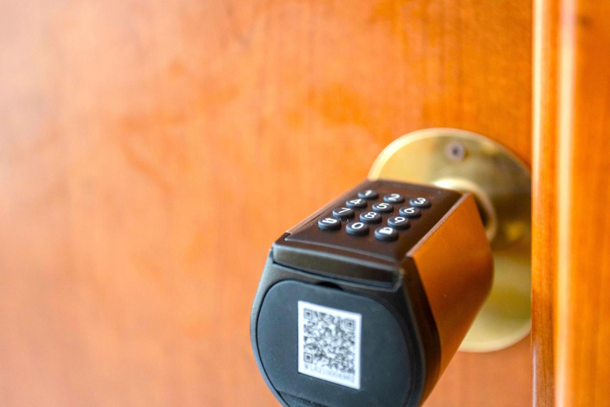 나폴리 Hostly - Vittoria House - Near The Center With Private Parking 아파트 외부 사진