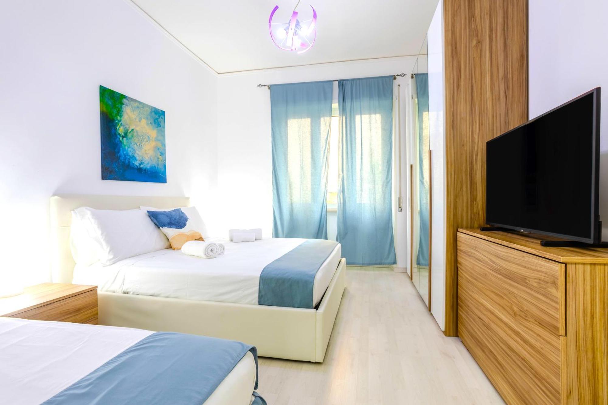나폴리 Hostly - Vittoria House - Near The Center With Private Parking 아파트 외부 사진