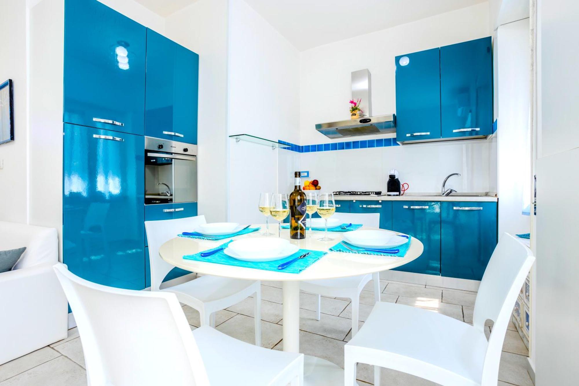 나폴리 Hostly - Vittoria House - Near The Center With Private Parking 아파트 외부 사진