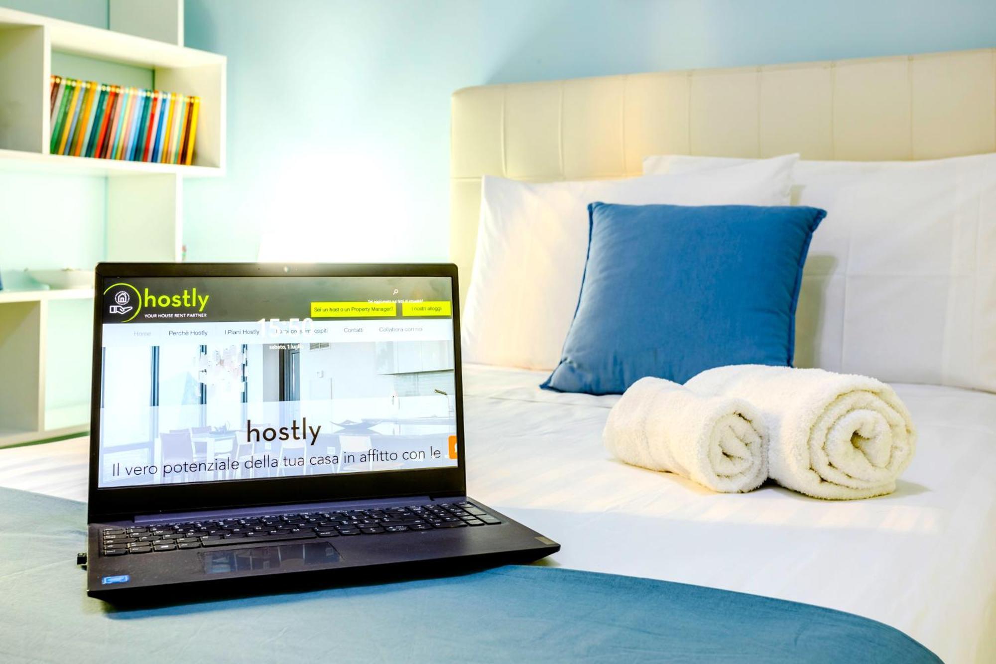 나폴리 Hostly - Vittoria House - Near The Center With Private Parking 아파트 외부 사진