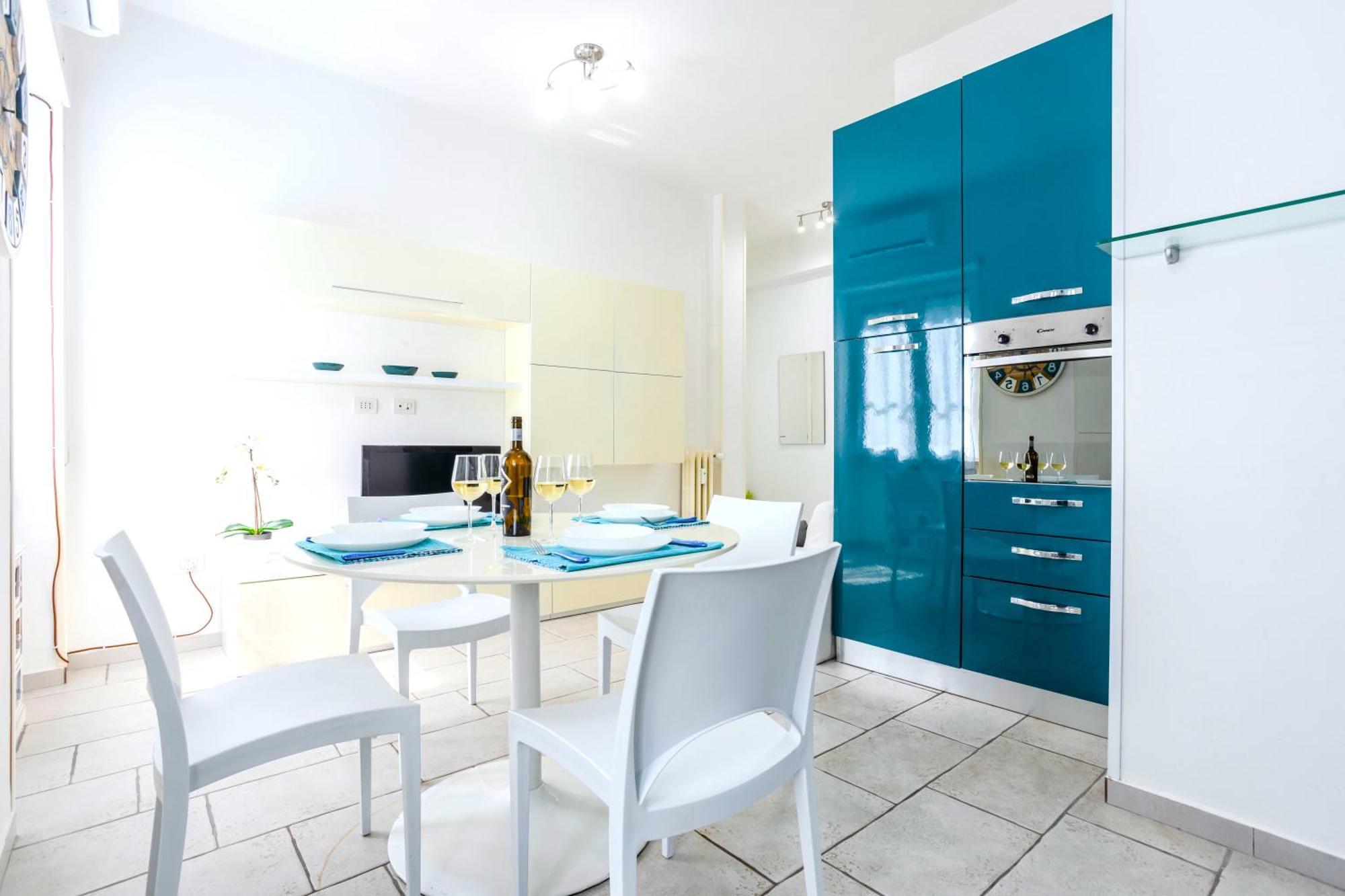 나폴리 Hostly - Vittoria House - Near The Center With Private Parking 아파트 외부 사진